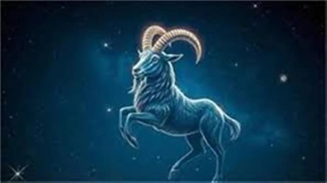 القمر يدعم مولود برج الجدي في العمل.. اكتشف حظك اليوم